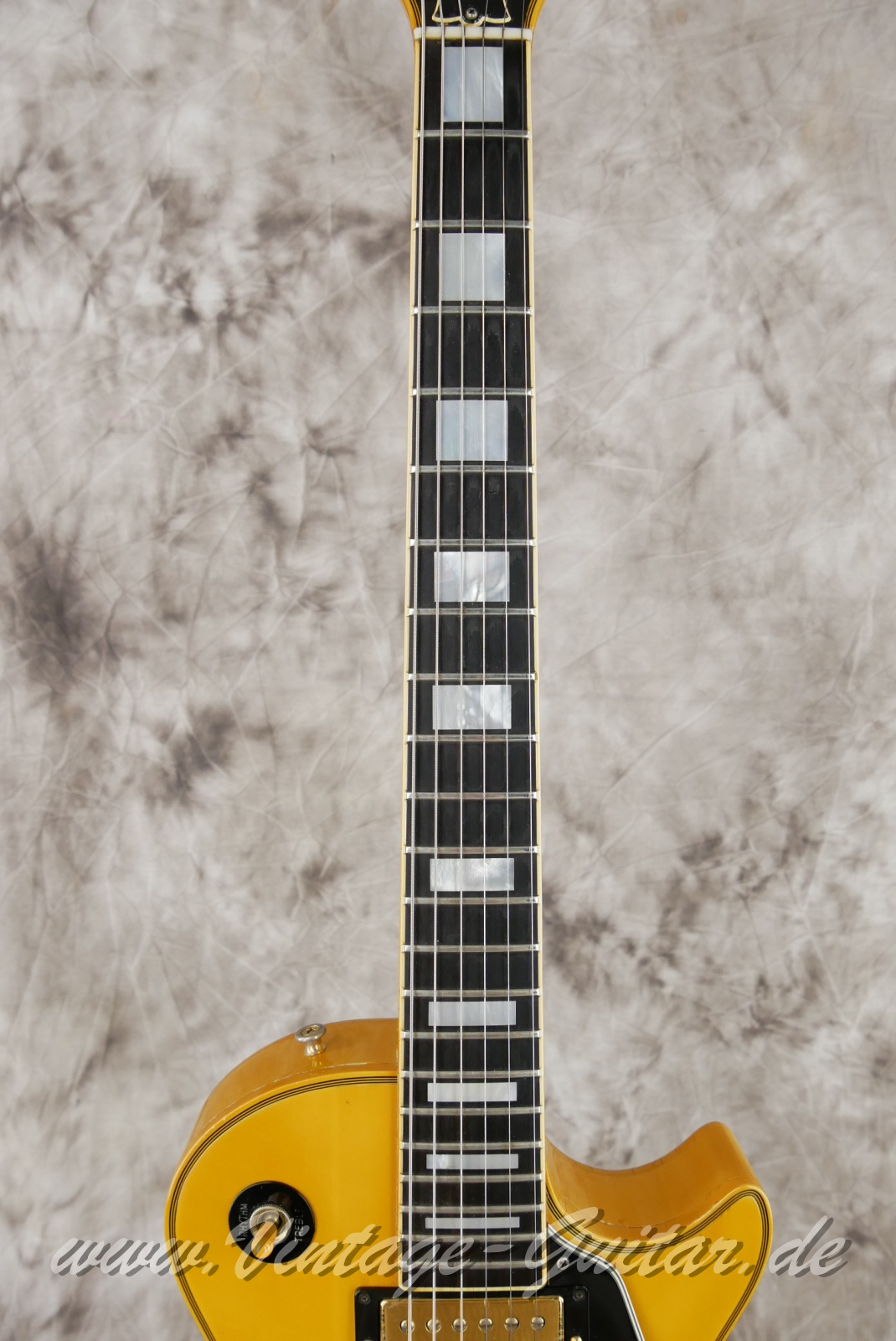 Gibson_Les Paul_Custom_alpine_white_1977-005.JPG